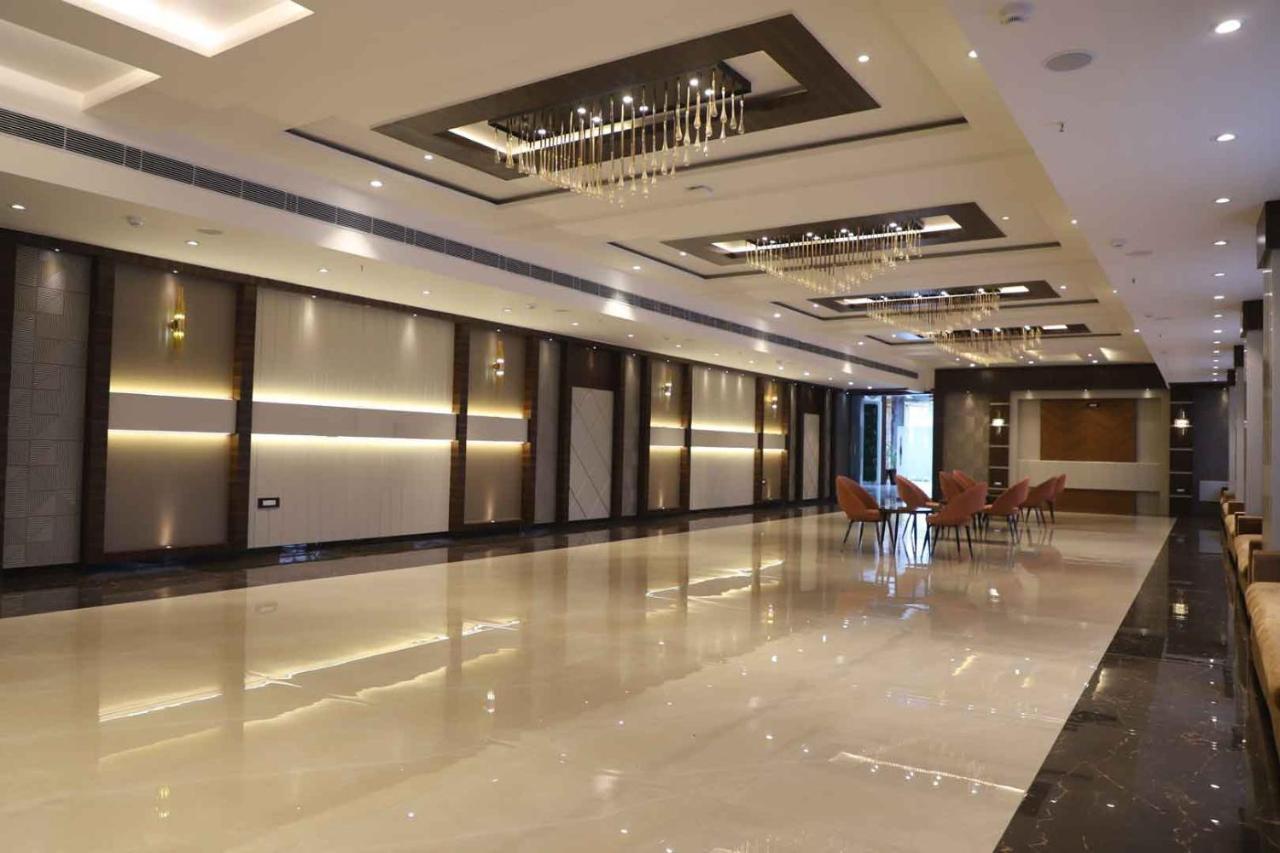 Golden Stone Resorts Alīgarh エクステリア 写真