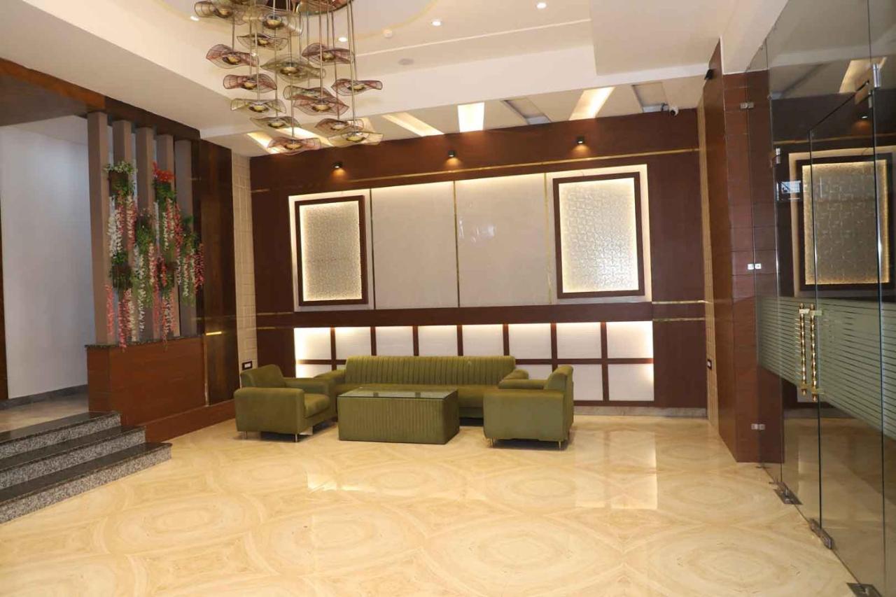 Golden Stone Resorts Alīgarh エクステリア 写真